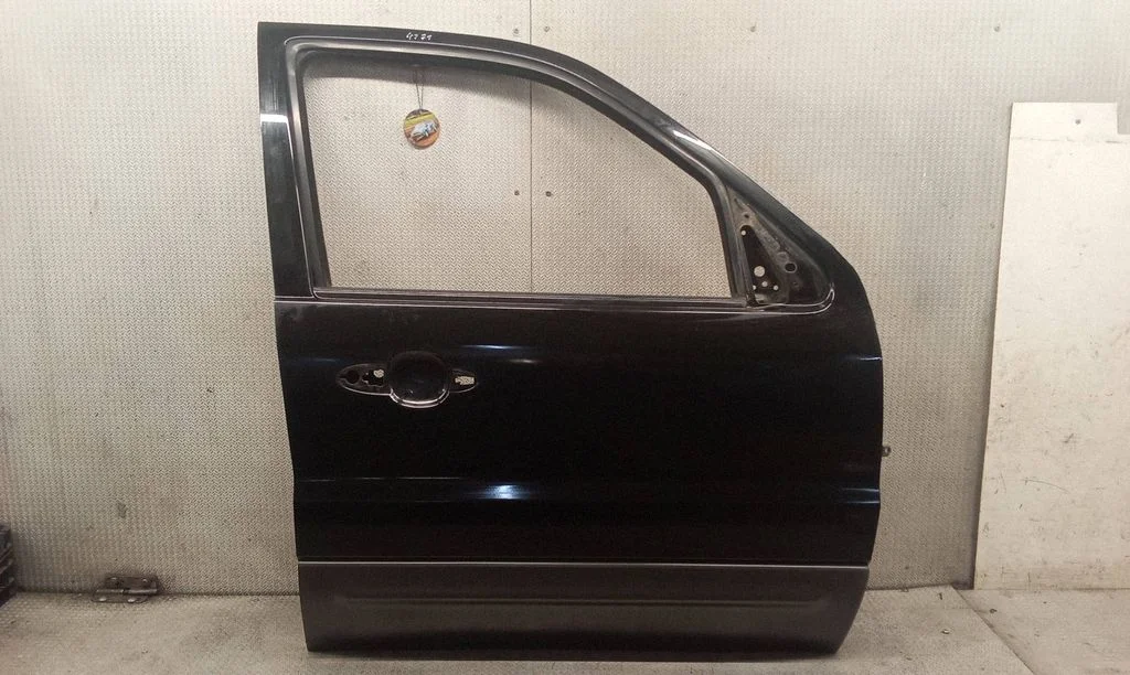 Front door – Ford Maverick (2001-2007), right