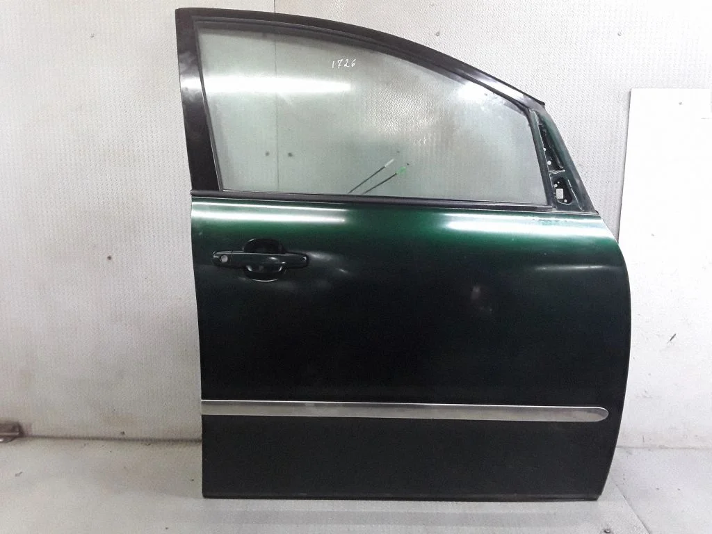 Esiuks – Toyota Avensis Verso (2001-2009)