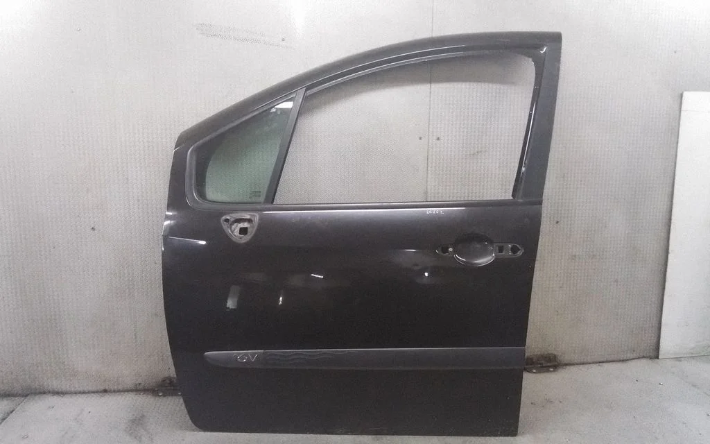 Esiuks – Renault Modus (2004-2007)