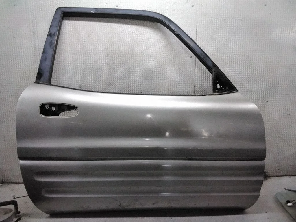 Esiuks – Toyota RAV 4 (XA10) (1995-2003)