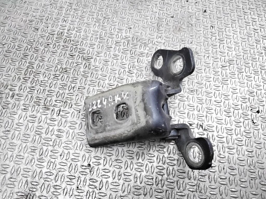 Priekšējā augšējā eņģe – Renault Clio III (2005-2012)