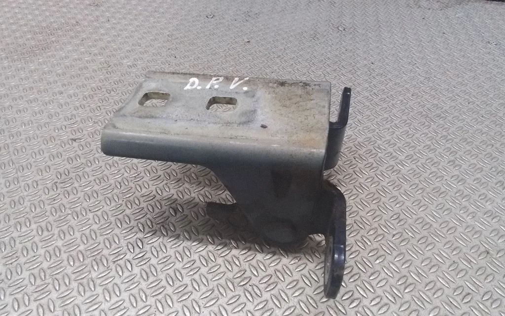 Front door upper hinge – Opel Meriva B (2010-2016)