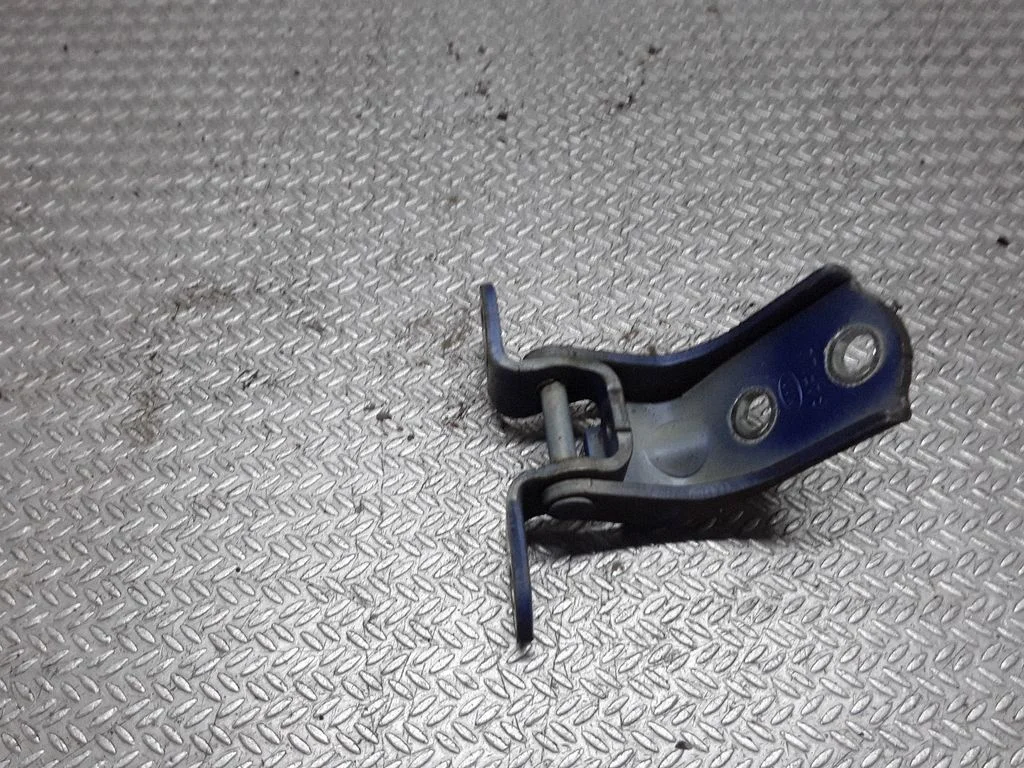 Front door upper hinge – KIA Picanto (2004-2011)