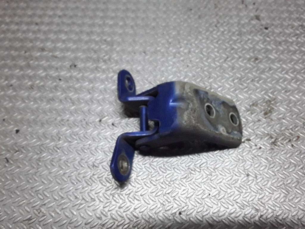 Front door upper hinge – KIA Picanto (2004-2011)
