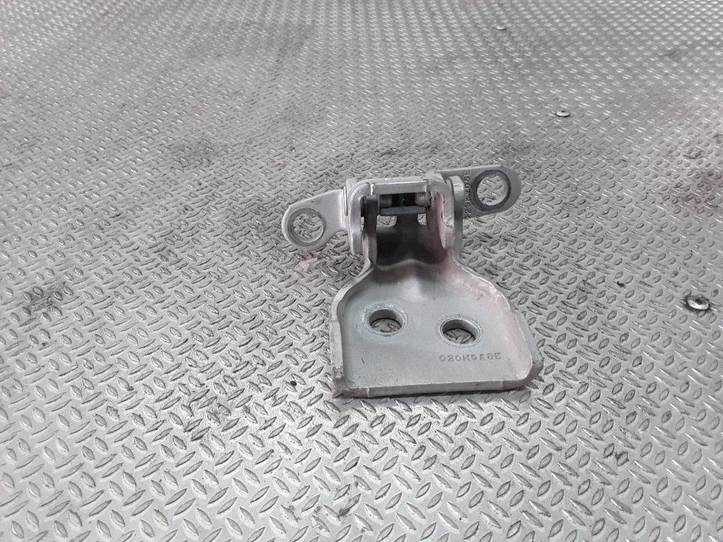 Front door upper hinge – Mazda 2 (2003-2007)