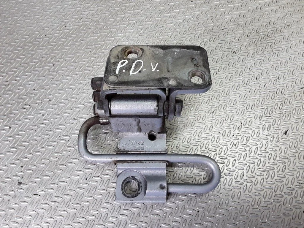 Front door upper hinge – Seat Altea XL (2004-2015)