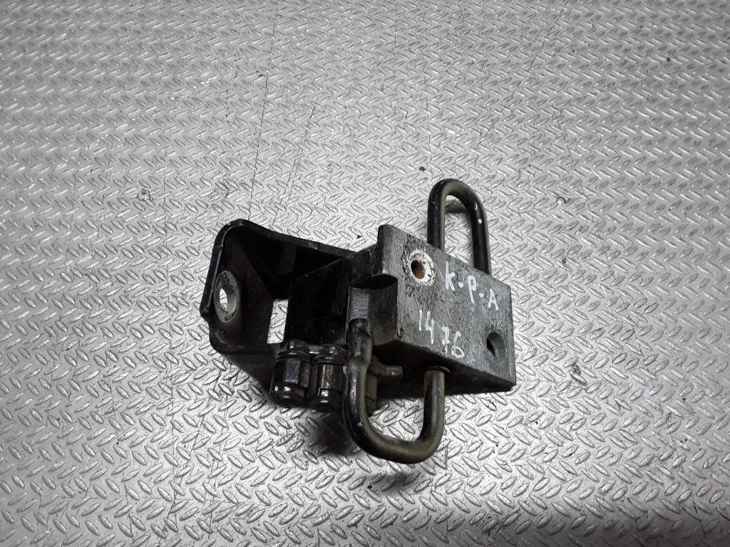 Zawias dolny drzwi przednich – Seat Toledo III (5P) (2004-2009)