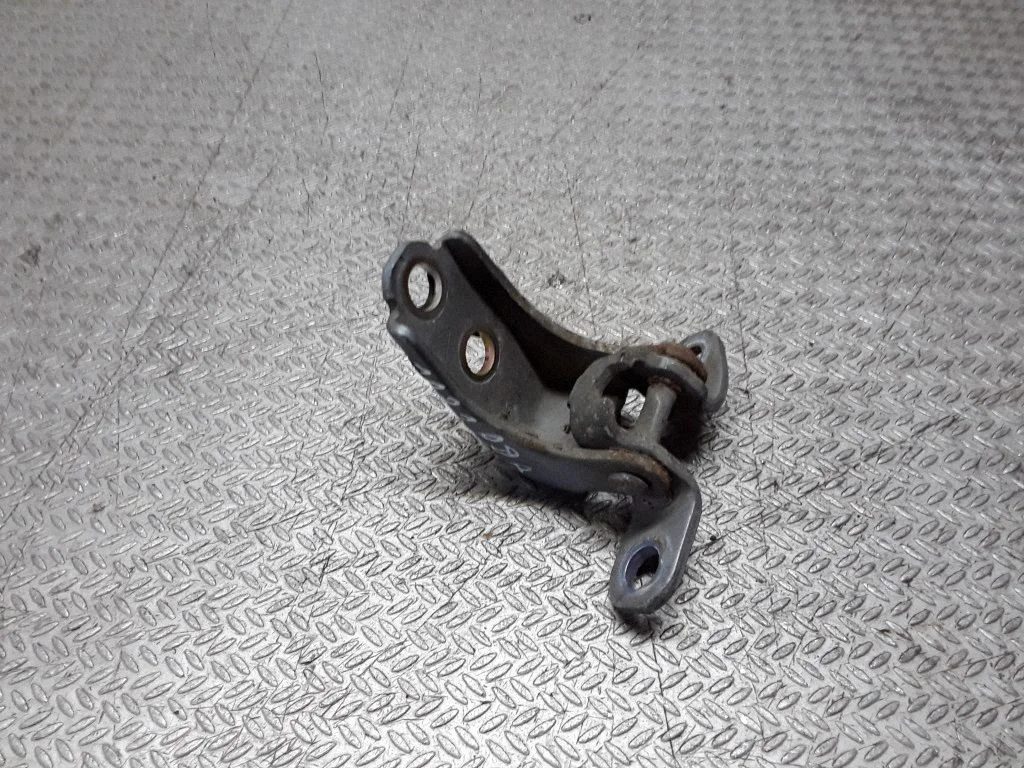 Front door lower hinge – Honda Jazz (2002-2008)