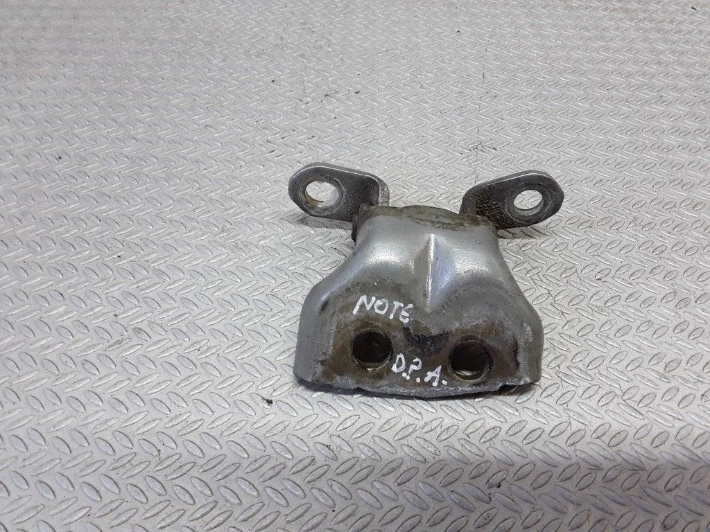 Zawias dolny drzwi przednich – Nissan Note (E11) (2006-2014)