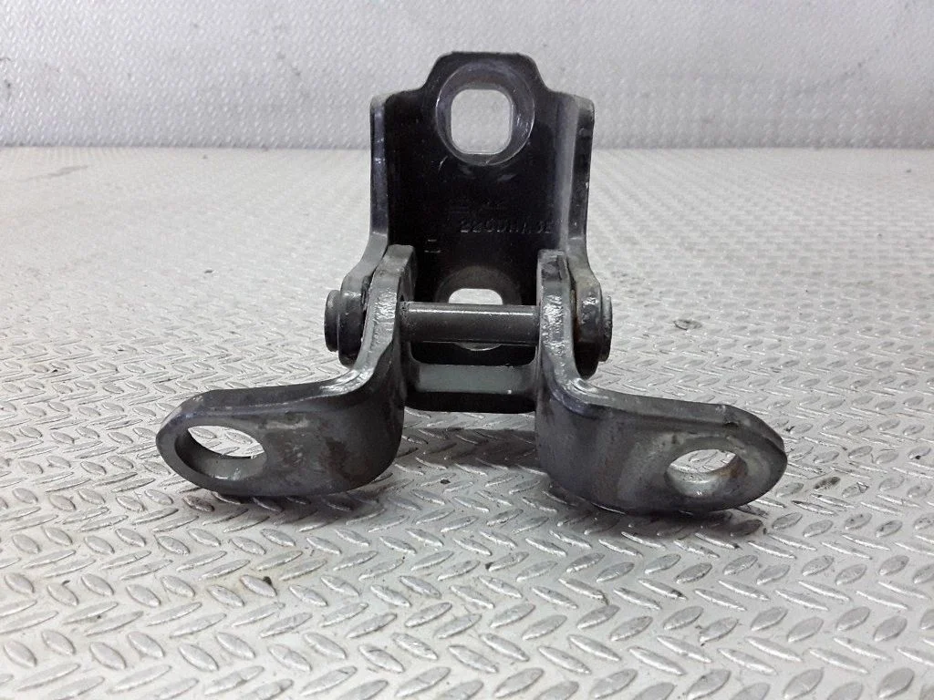 Front door lower hinge – Saab 9-3 Ver2 (2003-2007)