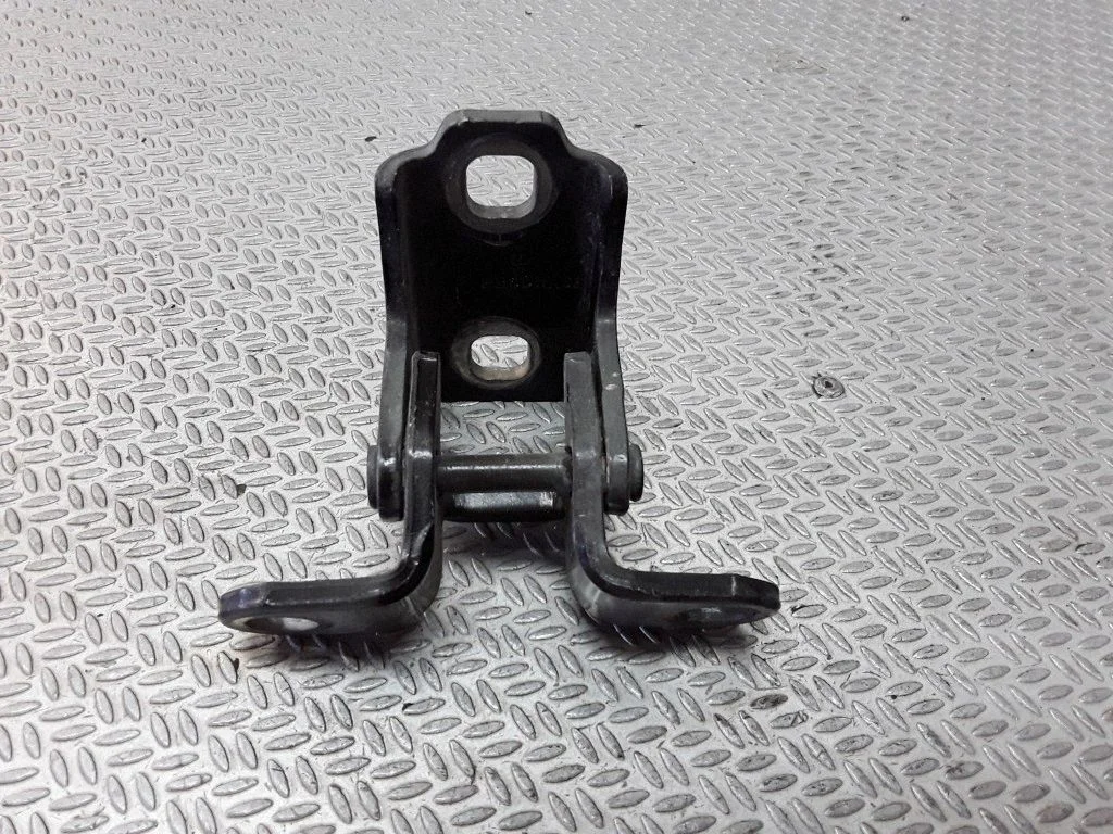 Front door lower hinge – Saab 9-3 Ver2 (2003-2007)