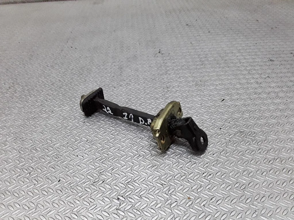 Front door check strap stopper – Honda Civic (2001-2005)