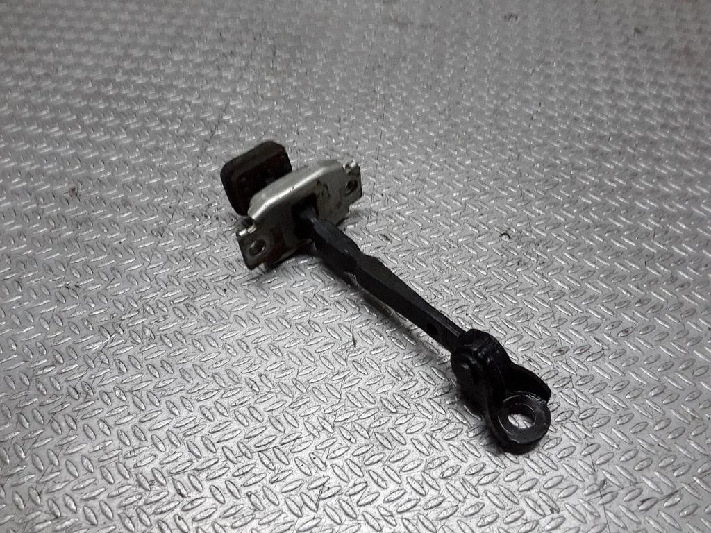 Front door check strap stopper – Honda Jazz (2002-2008)