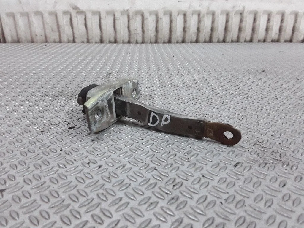 Front door check strap stopper – Toyota Picnic (1996-2001), right