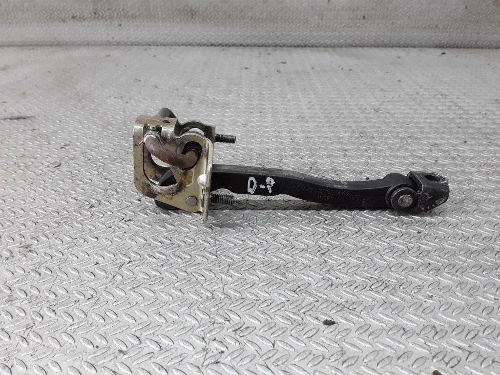 Front door check strap stopper – Volvo S40 (2004-2007)