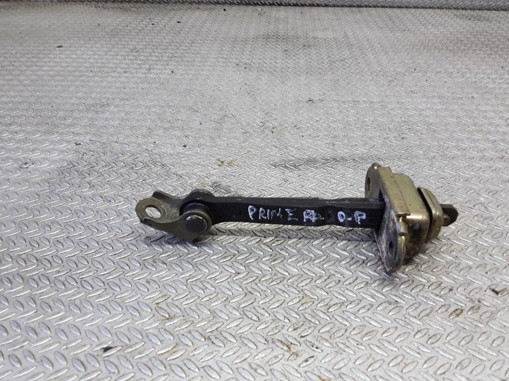 Front door check strap stopper – Nissan Primera (2002-2007)