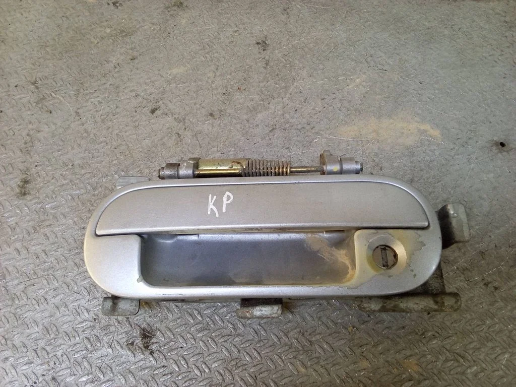 Esiukse välimine käepide – Honda HR-V (1998-2005)