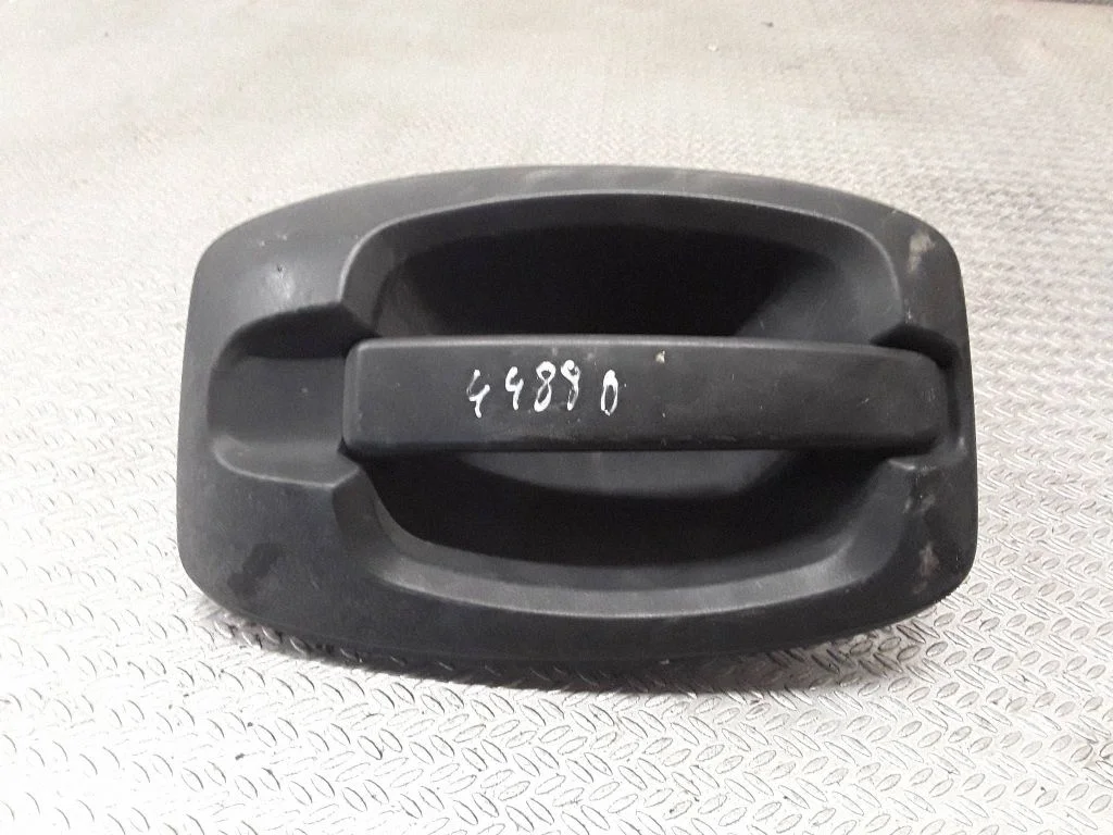 Front door exterior handle – right