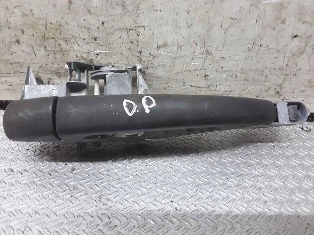 Esiukse välimine käepide 1199D3