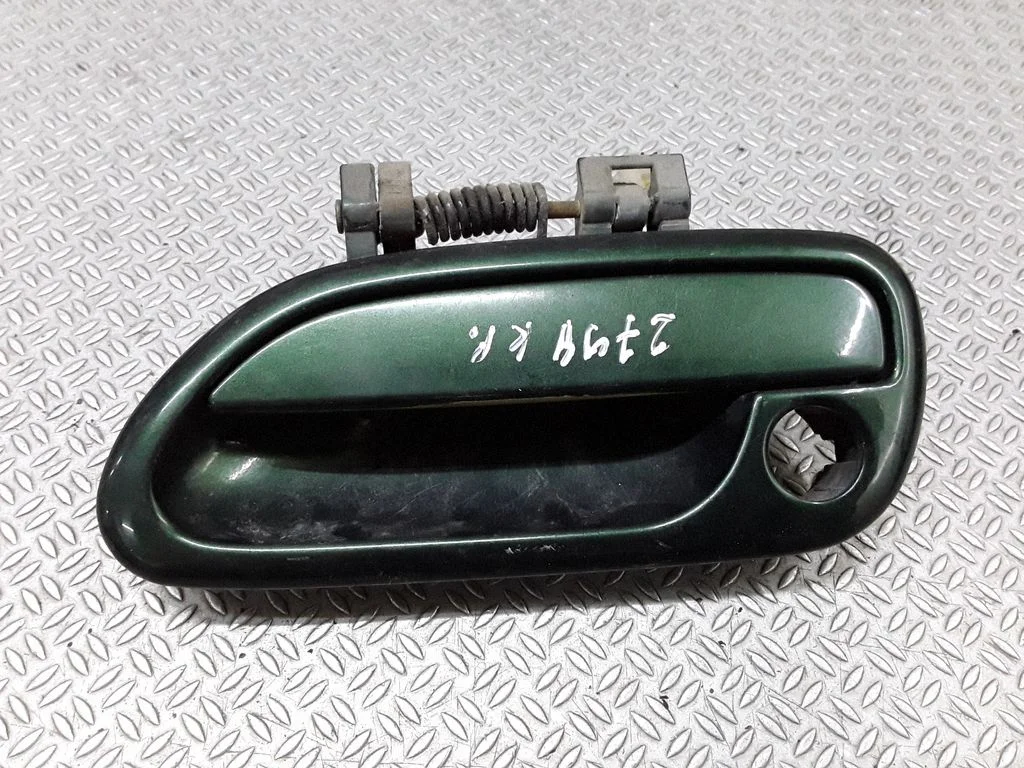 Front door exterior handle – left