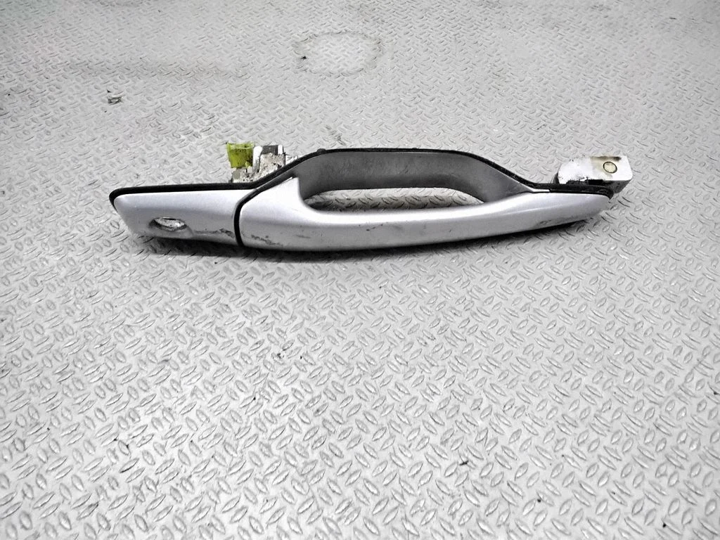 Esiukse välimine käepide – Mitsubishi Lancer (2003-2007)