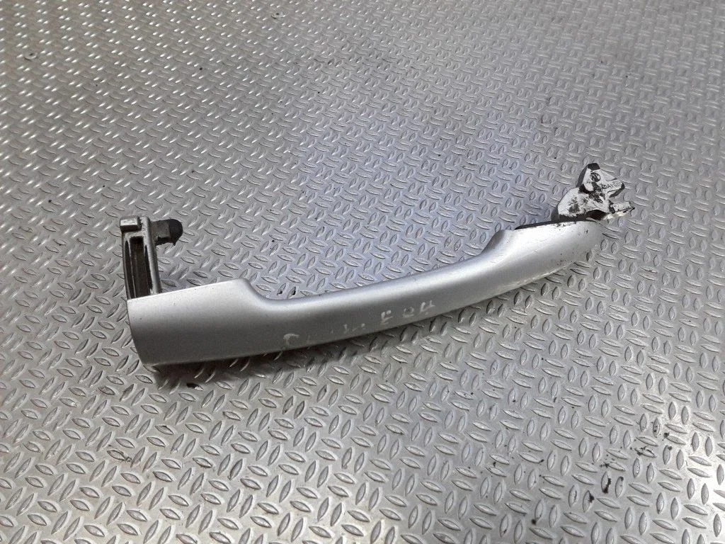 Esiukse välimine käepide – Nissan Primera (2002-2007)