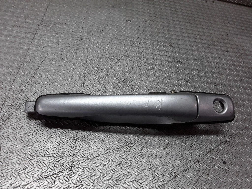 Front door exterior handle – Mitsubishi Grandis (2003-2011)