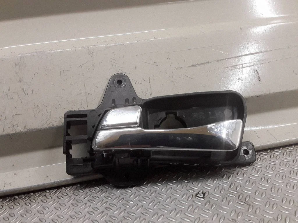 Front door interior handle – Hyundai i30 (2007-2012)