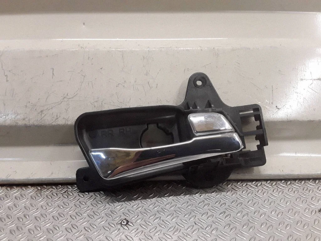 Front door interior handle – Hyundai i30 (2007-2012)
