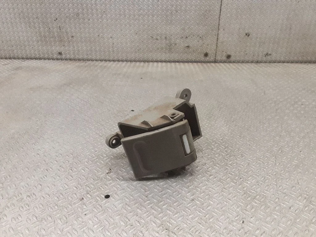 Front door interior handle – Volkswagen Jetta III (1992-1999)