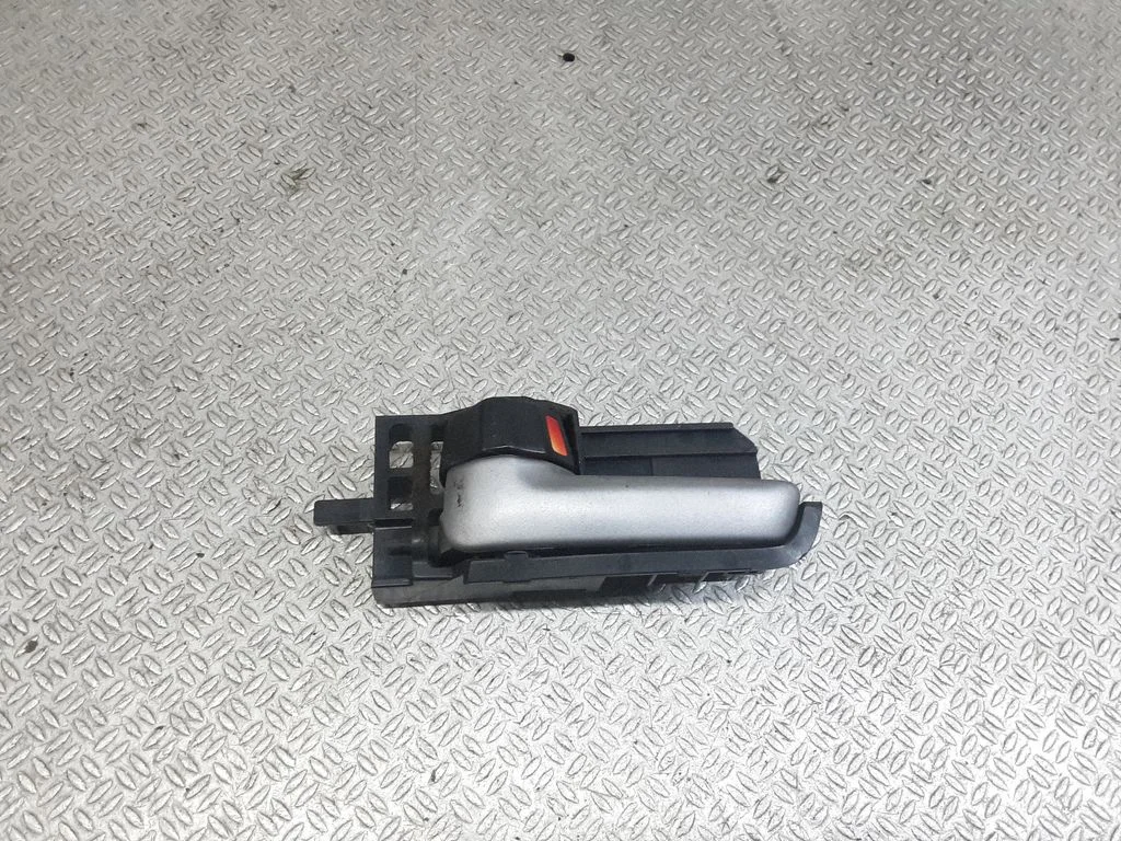 Front door interior handle – Suzuki SX4 (2006-2009)