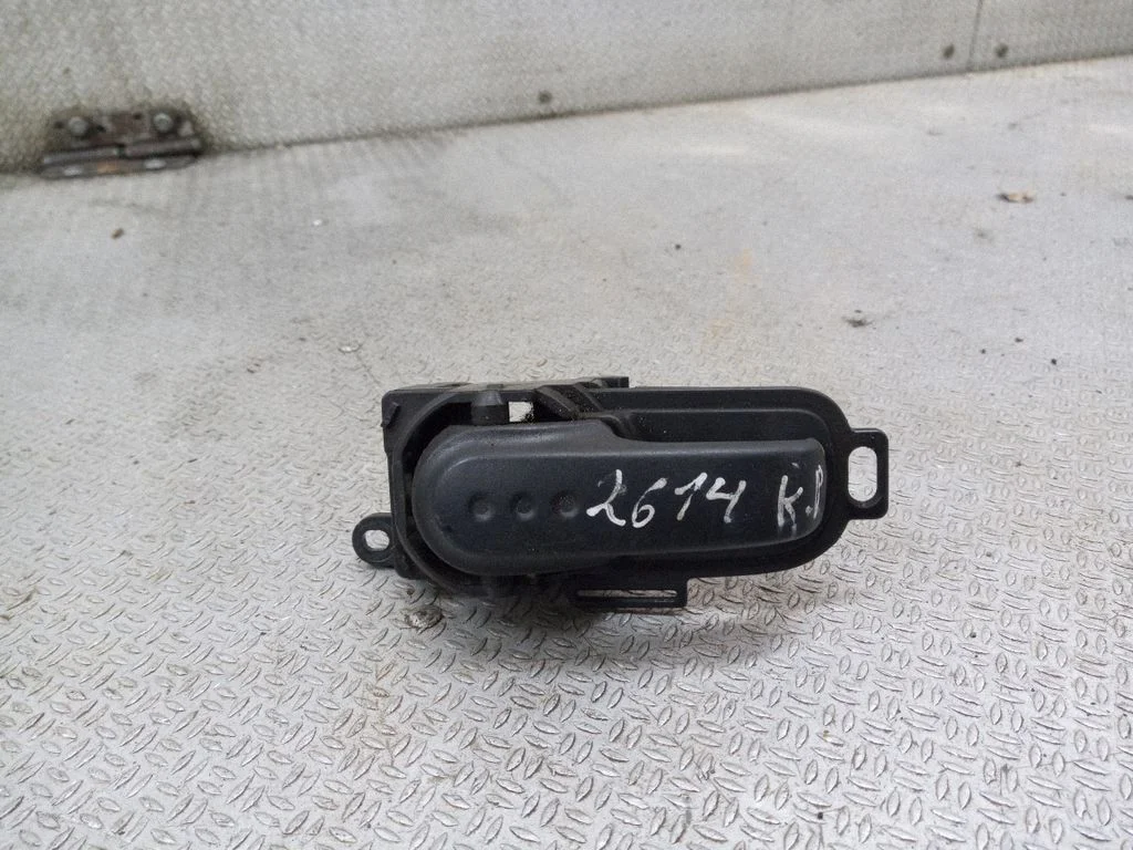 Iekšējais atvēršanas rokturis – Nissan Micra (2008-2010)