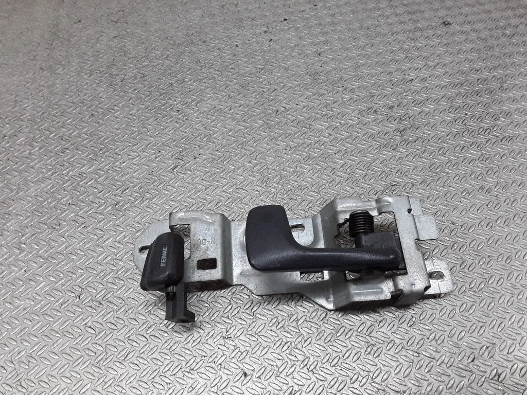 Front door interior handle – Honda HR-V (1998-2005)