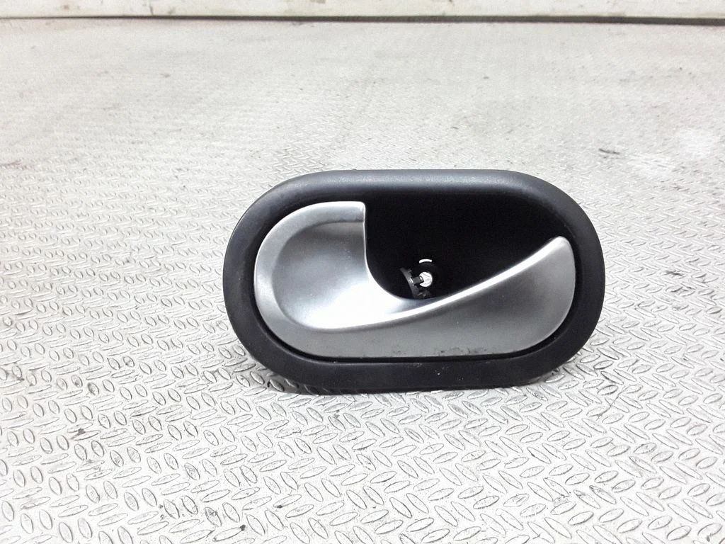 Front door interior handle – Renault Modus (2004-2007)