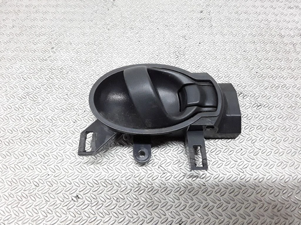Iekšējais atvēršanas rokturis – Nissan Micra (2011-2016)