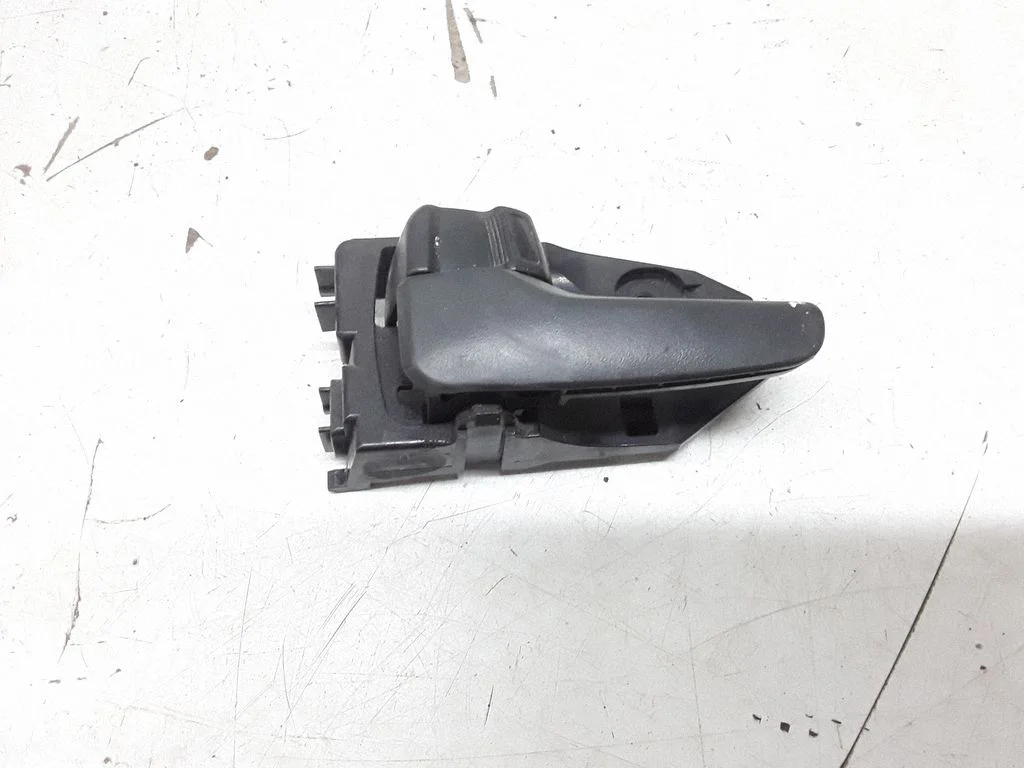 Front door interior handle – Mitsubishi Lancer (2003-2007)