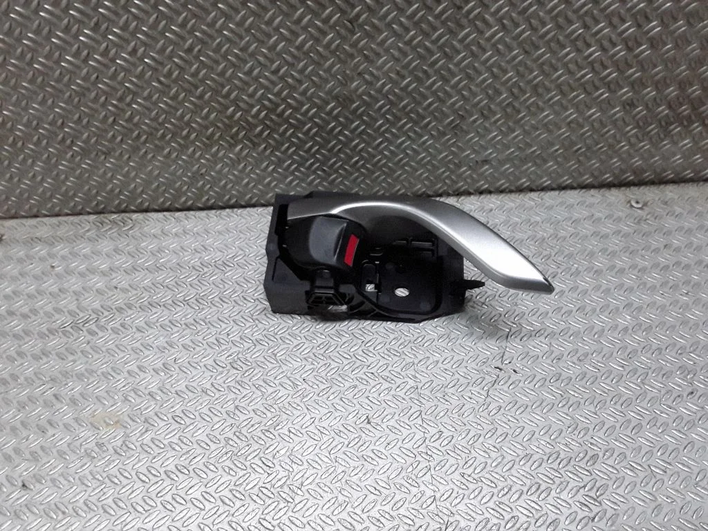 Front door interior handle – Mazda 3 III (2014-2018)
