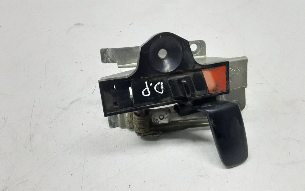 Front door interior handle – Jeep Grand Cherokee (1993-1998)