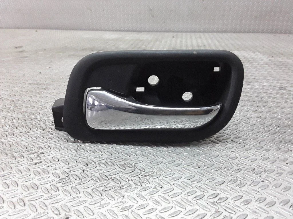 Front door interior handle – Honda Accord (2003-2007)