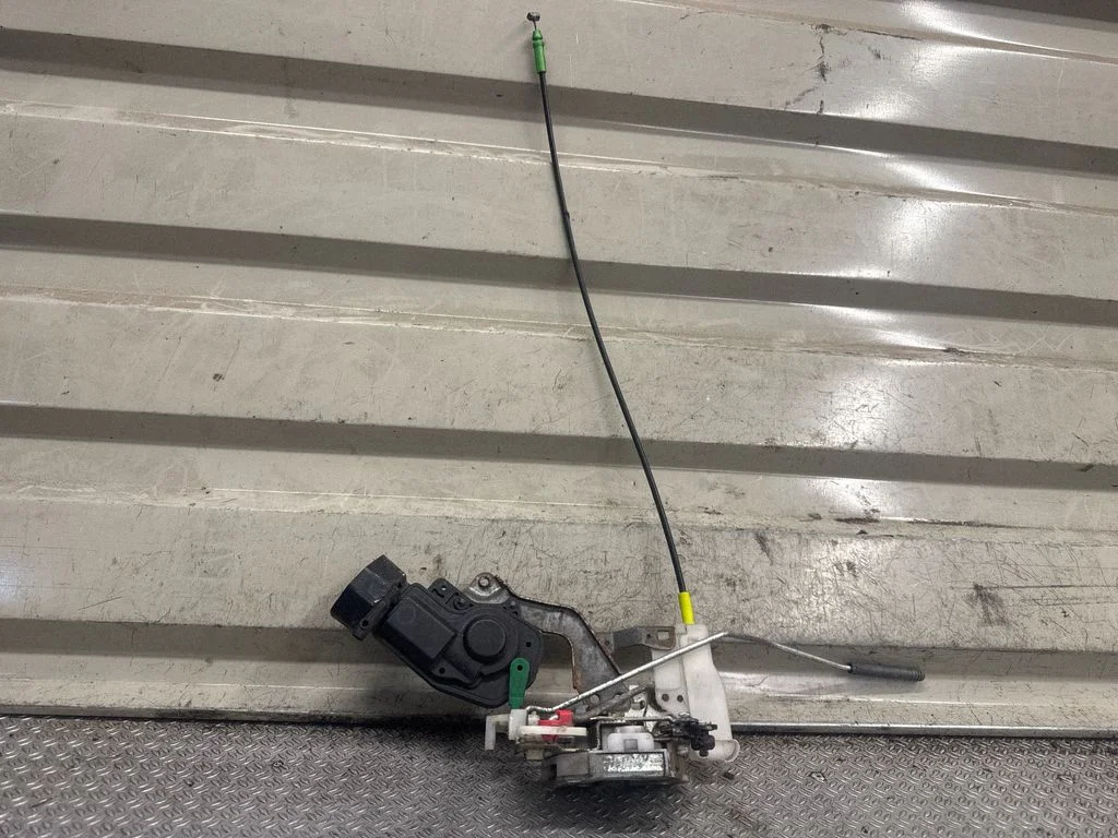 Front door lock – Toyota Aygo AB10 (2005-2014), front left