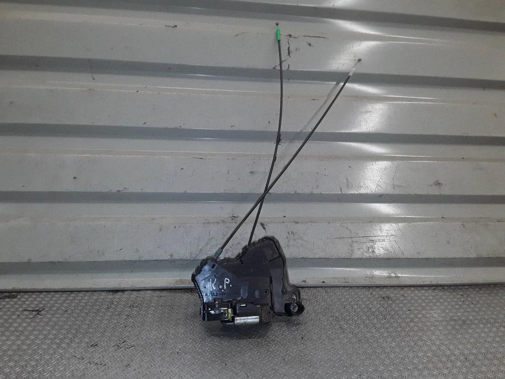 Front door lock – Toyota Verso (2009-2018)