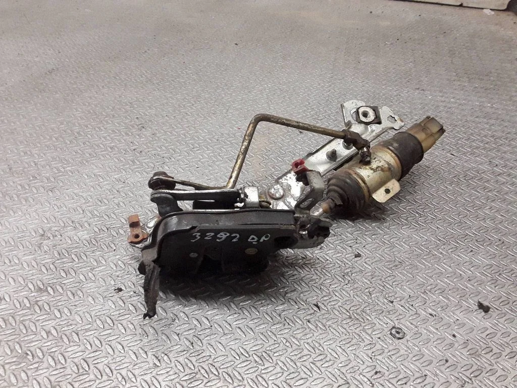 Front door lock – Toyota 4 Runner N120 N130 (1989-1995), right
