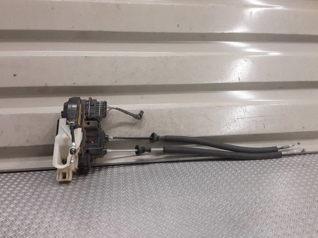 Front door lock – Hyundai Sonata (2006-2015)