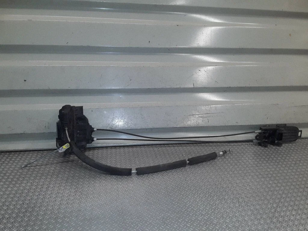 Zamek drzwi przednich – Nissan Tiida C11 (2004-2011), lewa