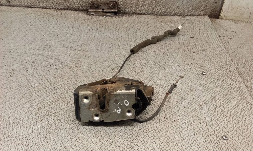 Front door lock – right