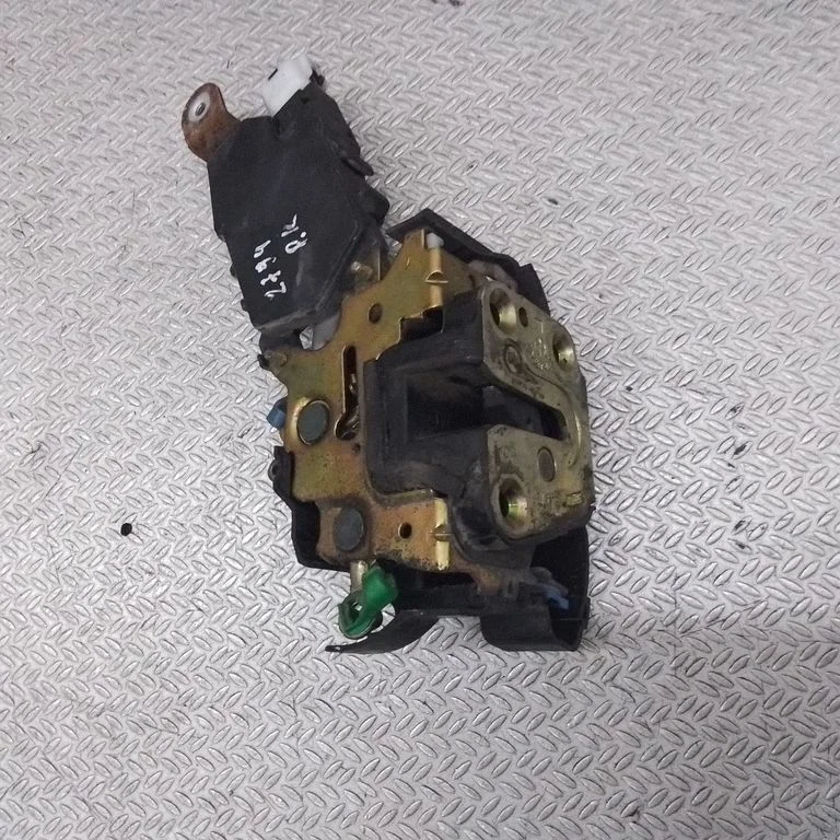 Front door lock – left