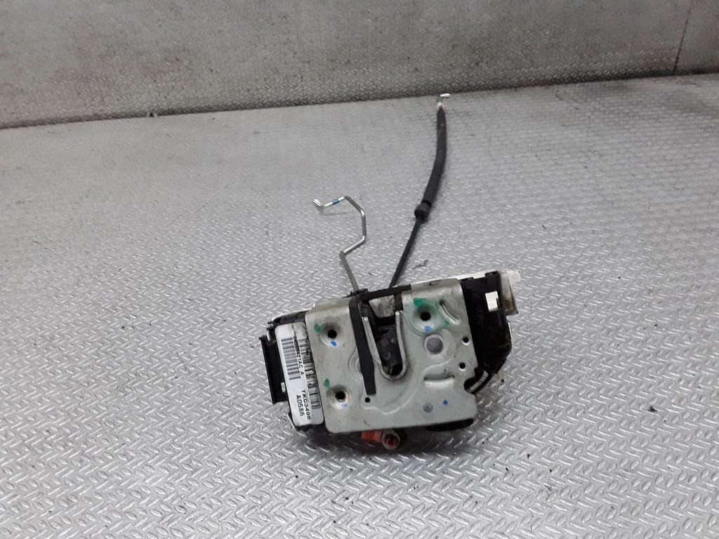 Front door lock – Chrysler Sebring (ST-22 - JR) (2000-2007)