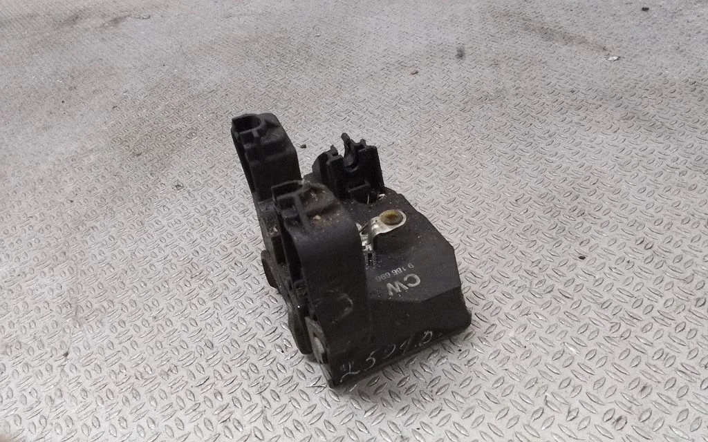 Front door lock 9186696