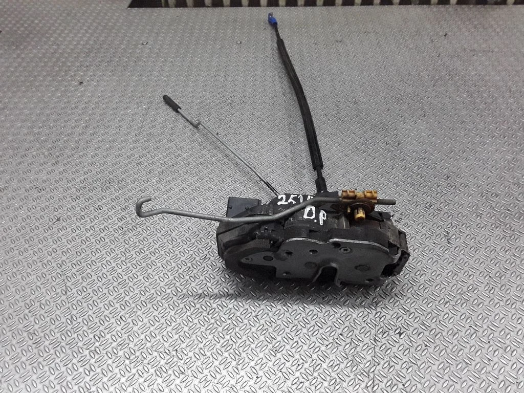 Front door lock – Chevrolet Cruze (2009-2016)