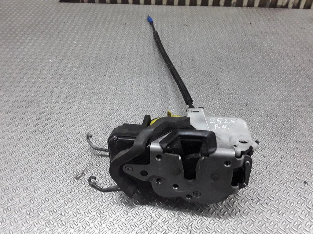 Front door lock – Chevrolet Cruze (2009-2016)